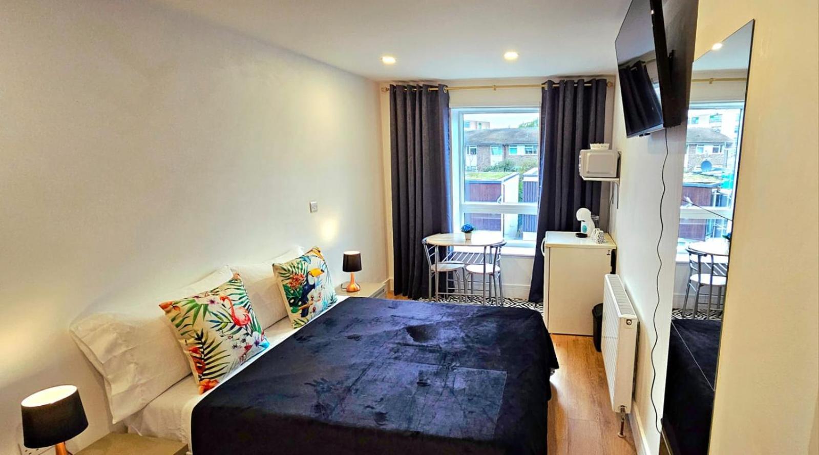 Penelope Ensuite Double Room London Exterior photo