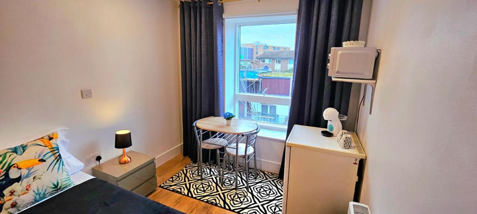 Penelope Ensuite Double Room London Exterior photo